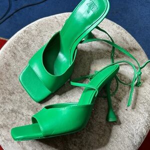 NWOT Zara Green Heels